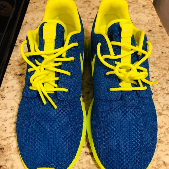 😱Nike Roshe One Nike ID😱Neon Yellow/Royal Blue - Picture 2 of 5
